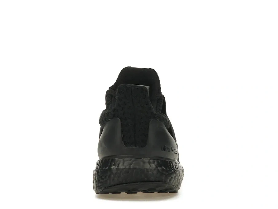 Фото № 4 с приближением к товару «‎adidas Ultra Boost 5.0 DNA Triple Black »
