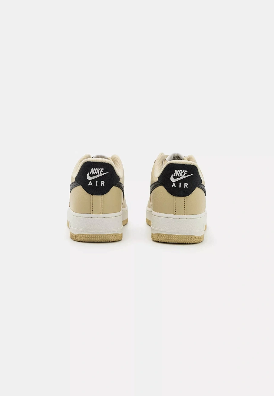 Фото № 3 с приближением к товару «‎AIR FORCE 1 07 UNISEX»