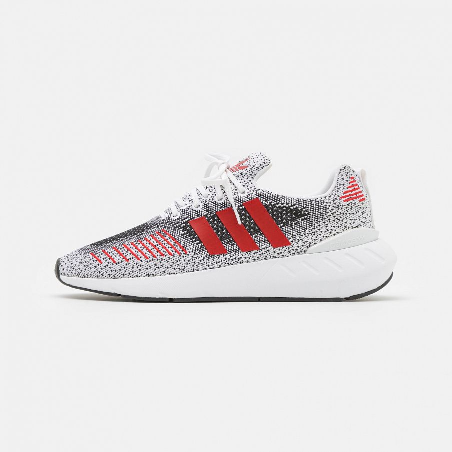 Фото № 1 с приближением к товару «‎Adidas Swift 22 »
