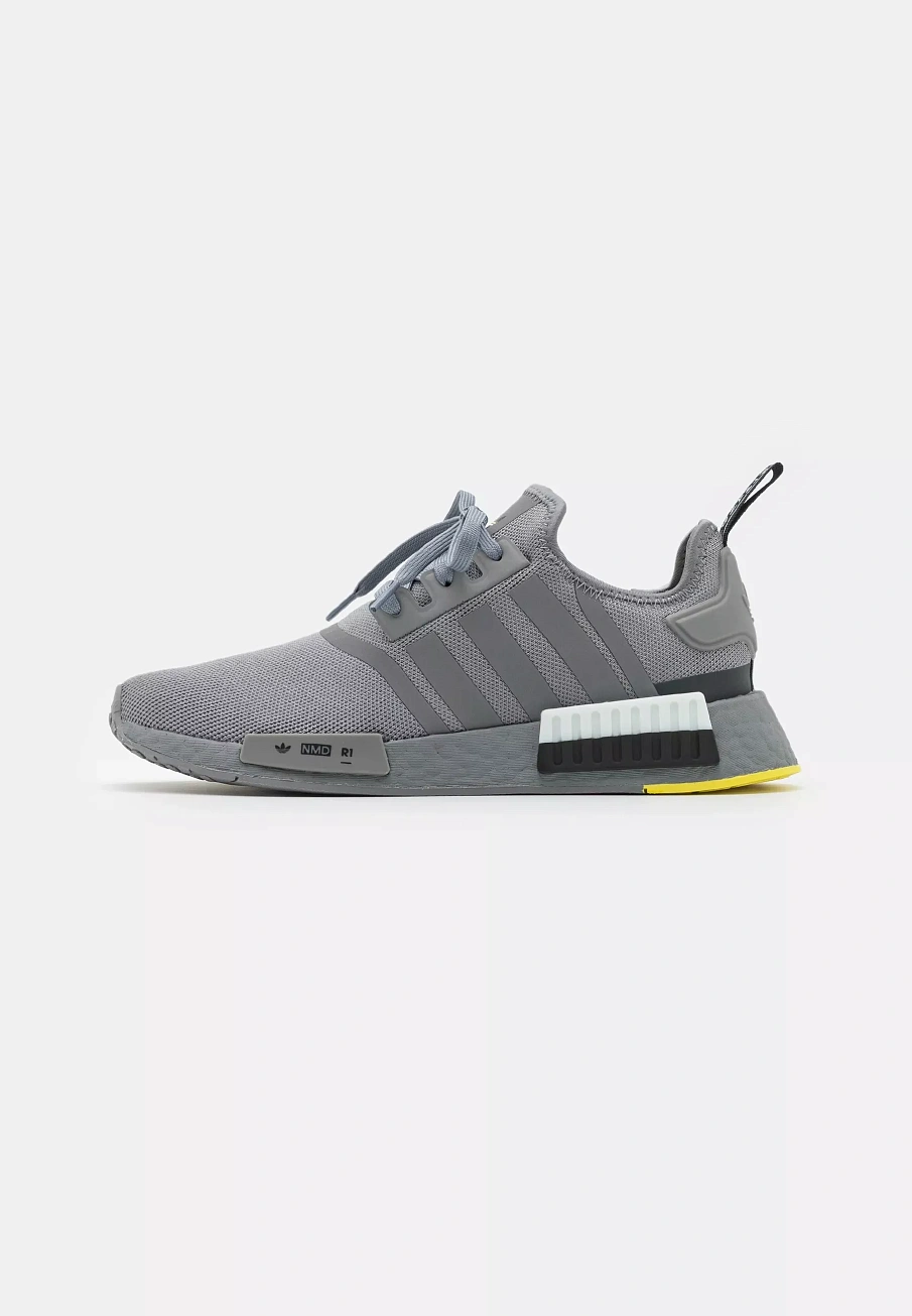 Фото № 1 с приближением к товару «‎NMD R1 UNISEX»