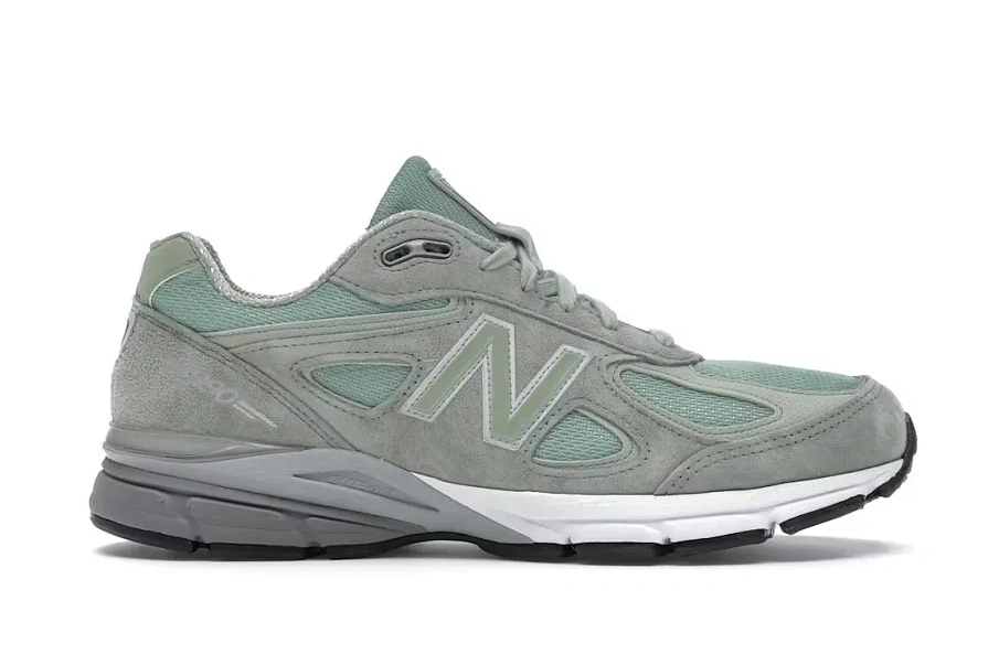 Фото № 1 с приближением к товару «‎New Balance 990v4»