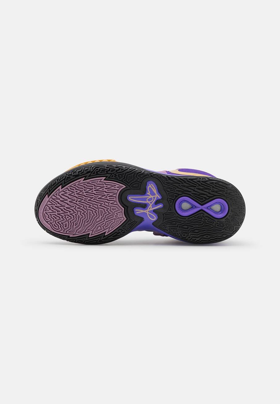 Фото № 4 с приближением к товару «‎Nike Kyrie 8»