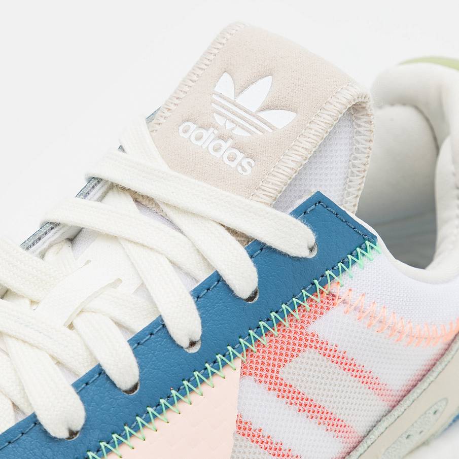 Фото № 2 с приближением к товару «‎Adidas Retropy P9 »