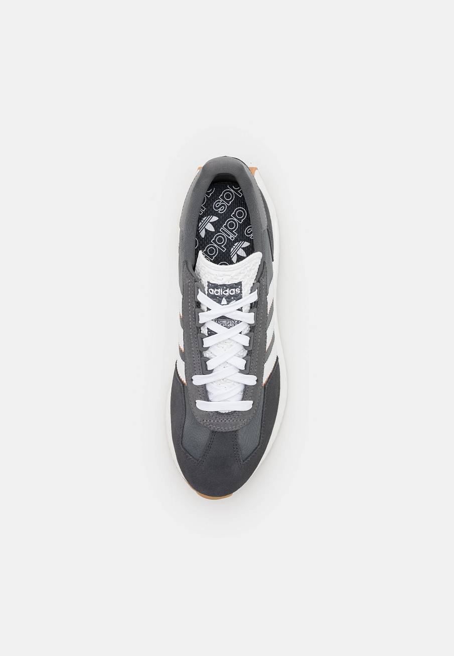 Фото № 4 с приближением к товару «‎Adidas Retropy E5 »