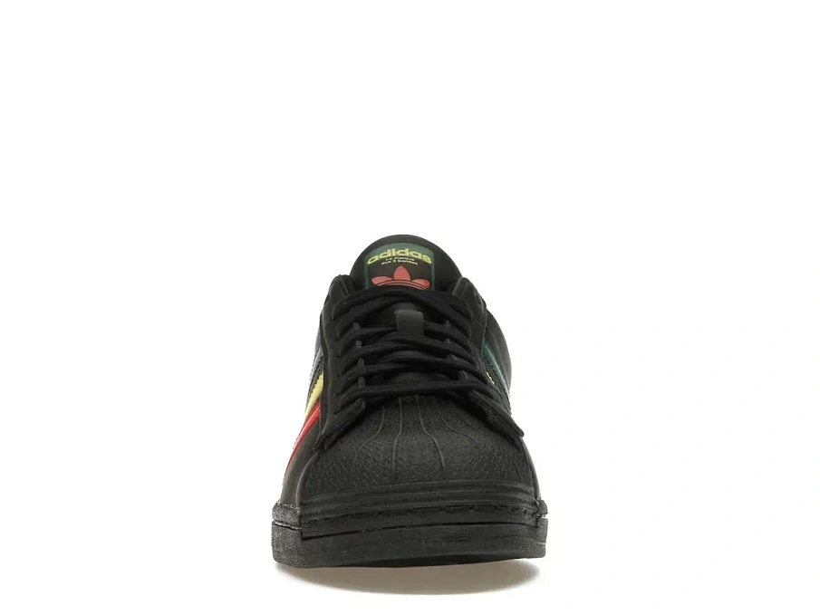 Фото № 2 с приближением к товару «‎adidas Superstar»