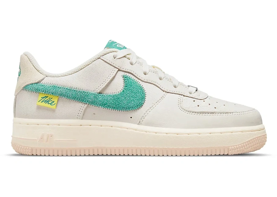 Фото № 1 с приближением к товару «‎Nike Air Force 1 Low»