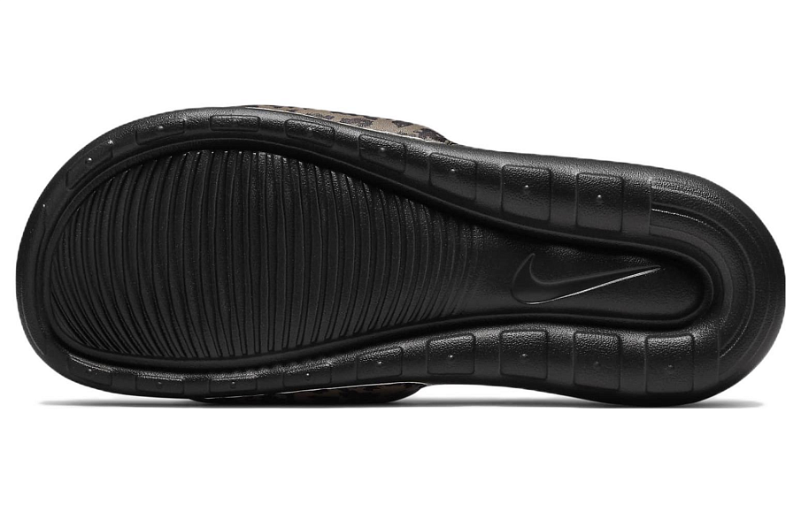 Фото № 4 с приближением к товару «‎ Nike Victori One Sports slippers»