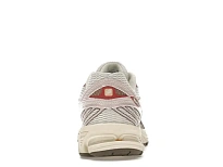 Фото № 4 с приближением к товару «‎New Balance 860v2»