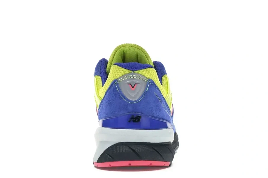 Фото № 4 с приближением к товару «‎New Balance 990v5»