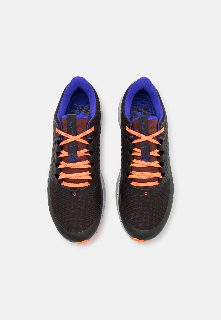Фото № 4 с приближением к товару «‎Nike Shield»