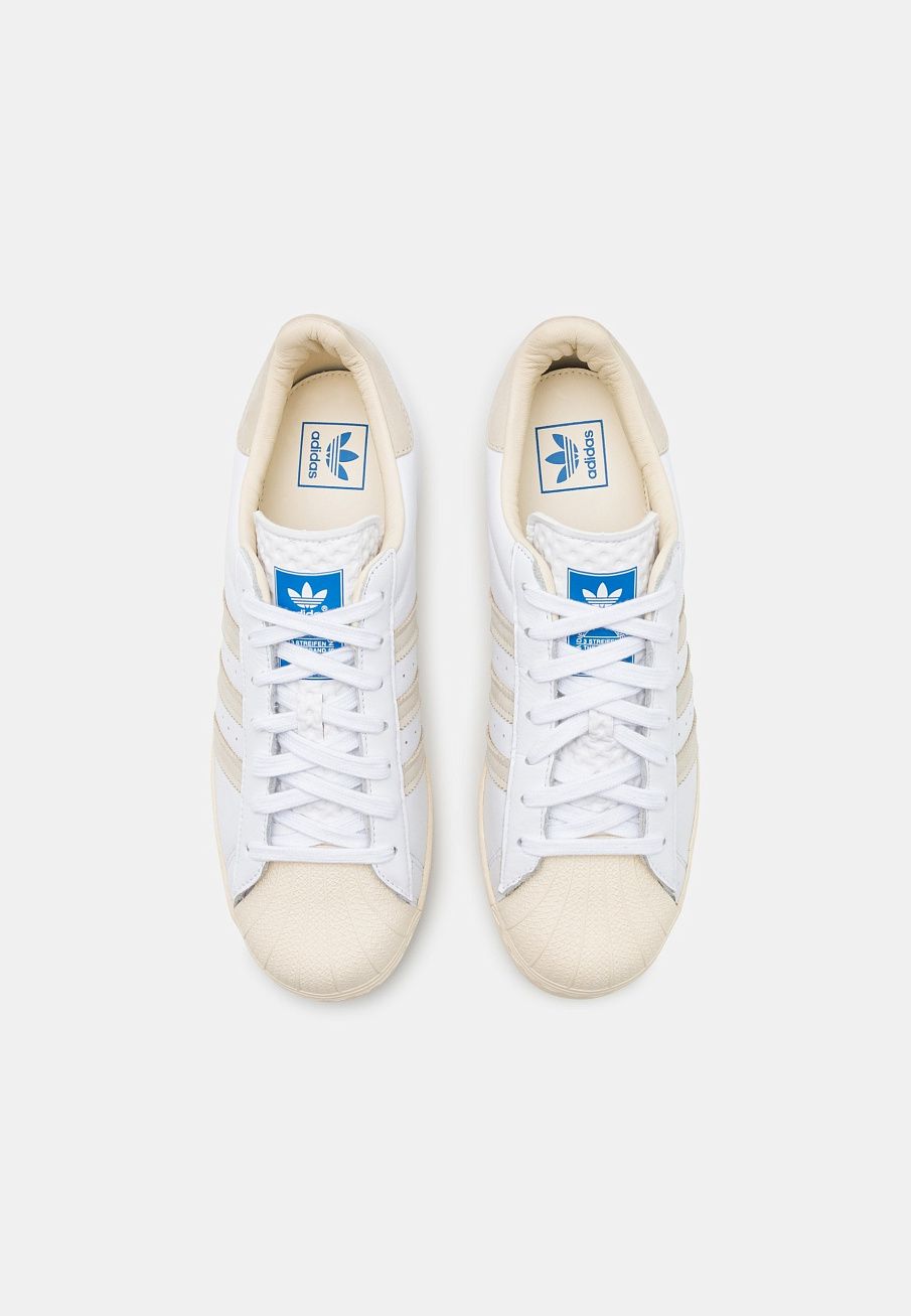 Фото № 4 с приближением к товару «‎Adidas Superstar »