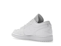 Фото № 3 с приближением к товару «‎Jordan 1 Low Triple White (2022)»