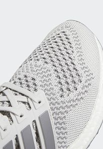 Фото № 5 с приближением к товару «‎Adidas Ultra »