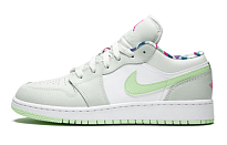Фото № 1 с приближением к товару «‎Jordan 1 Low Barely Grey Frosted Spruce (GS) Barely GreyFrosted SpruceWhite»