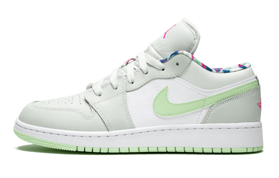 Фото № 1 с приближением к товару «‎Jordan 1 Low Barely Grey Frosted Spruce (GS) Barely GreyFrosted SpruceWhite»