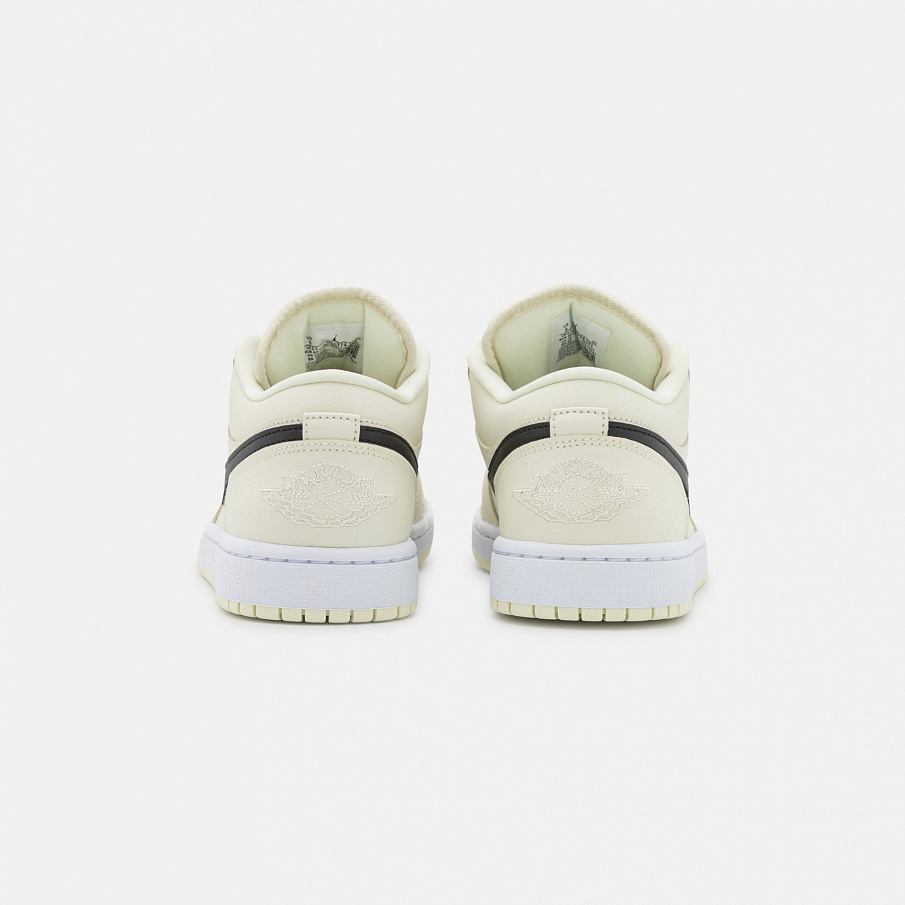 Фото № 3 с приближением к товару «‎Jordan Air 1 »