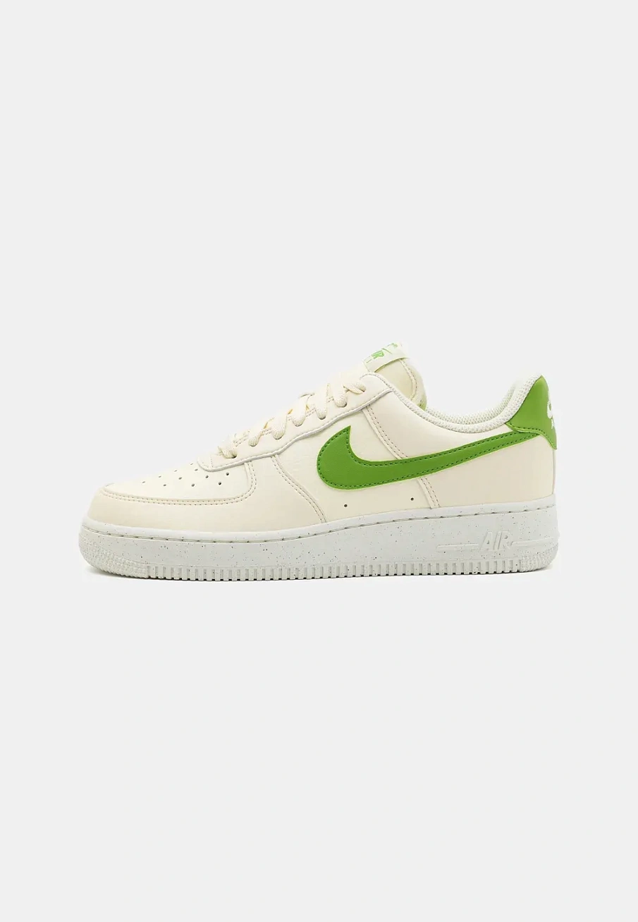 Фото № 2 с приближением к товару «‎AIR FORCE 1 07 NEXT NATURE»