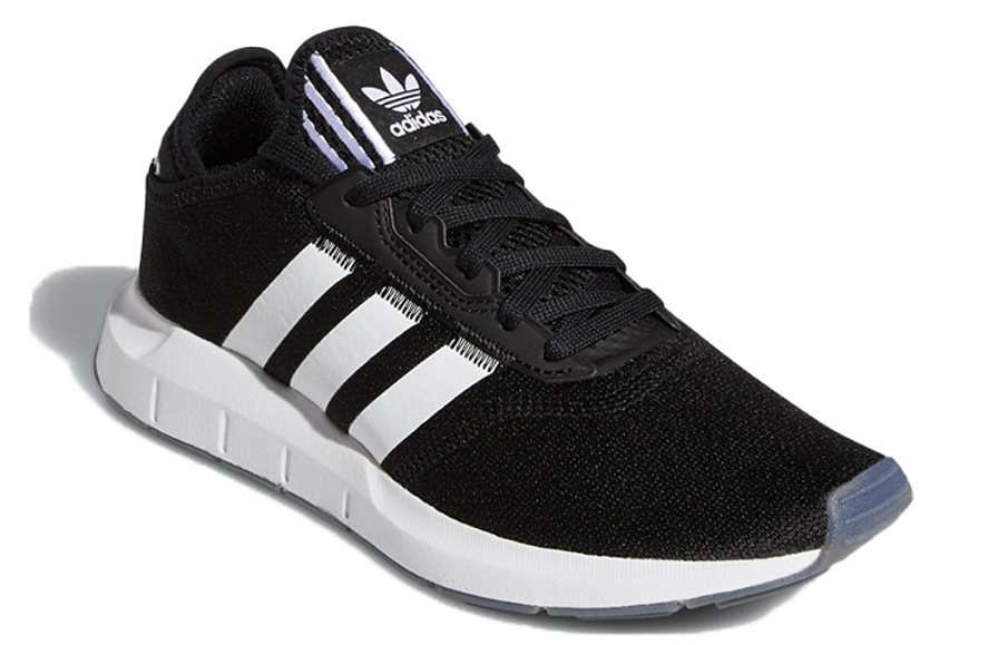 Фото № 3 с приближением к товару «‎adidas originals Swift Run X Wmns BlackWhite»