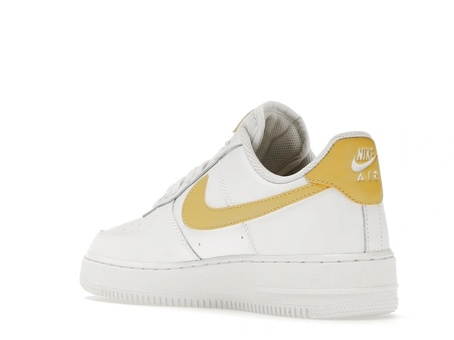 Фото № 6 с приближением к товару «‎Nike Air Force 1 07 White Saturn Gold White White »