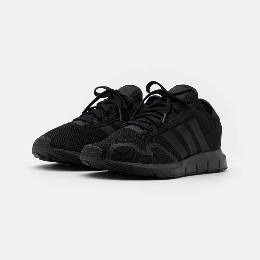 Фото № 2 с приближением к товару «‎Adidas Swift »