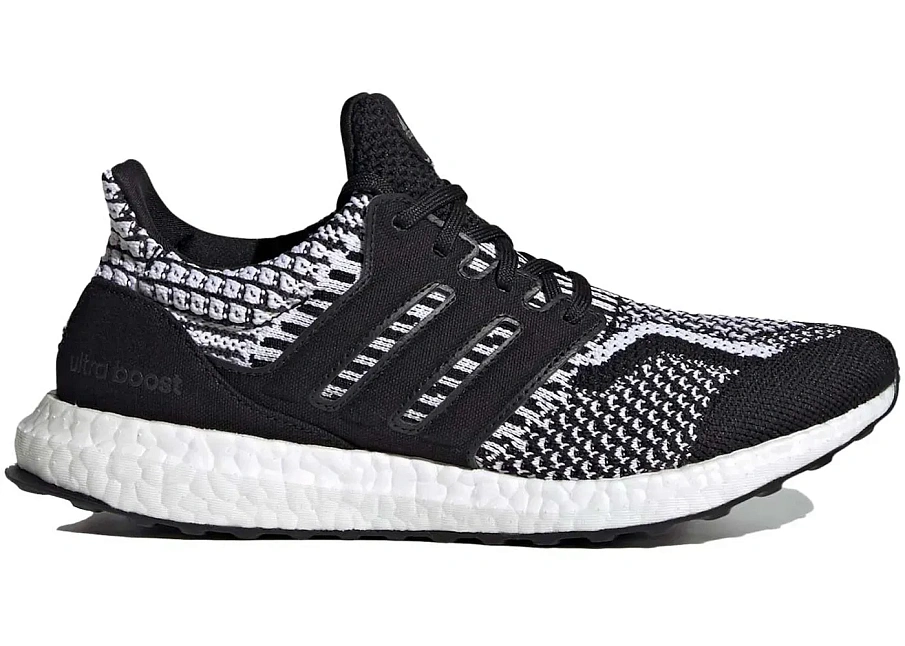 Фото № 1 с приближением к товару «‎adidas Ultra Boost 5.0 DNA Core Black White »