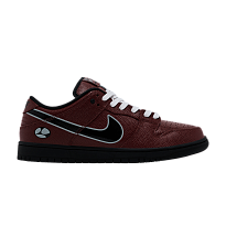Фото № 1 с приближением к товару «‎Limosine Skateboards x Nike Dunk Low SB Football»