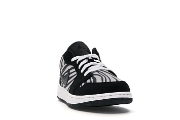 Jordan 1 Low Zebra (553560-057) - 2