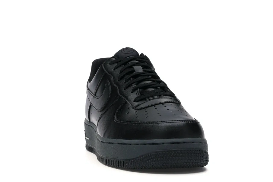 Фото № 2 с приближением к товару «‎Nike Air Force 1 Flyleather Black»