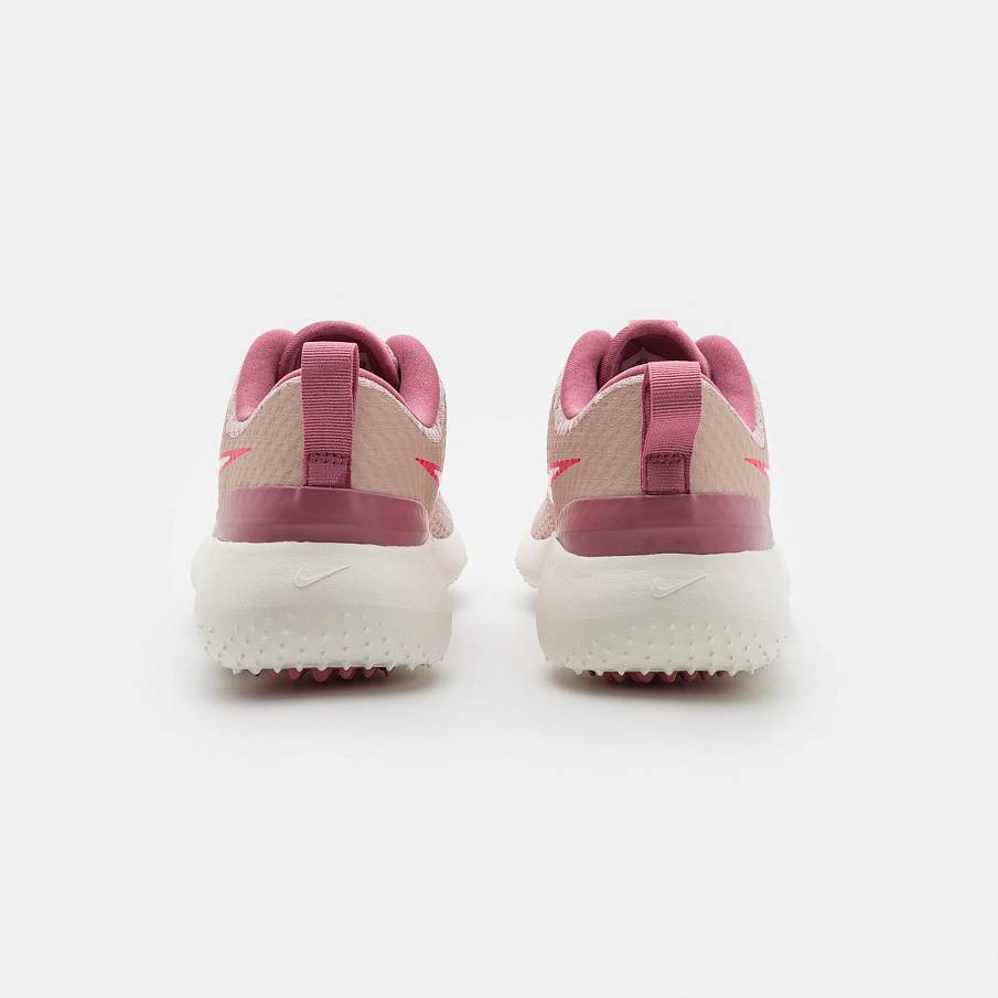 Фото № 3 с приближением к товару «‎Nike Roshe G»