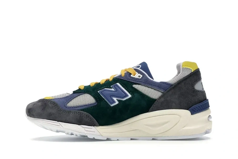 Фото № 3 с приближением к товару «‎New Balance 990v2»