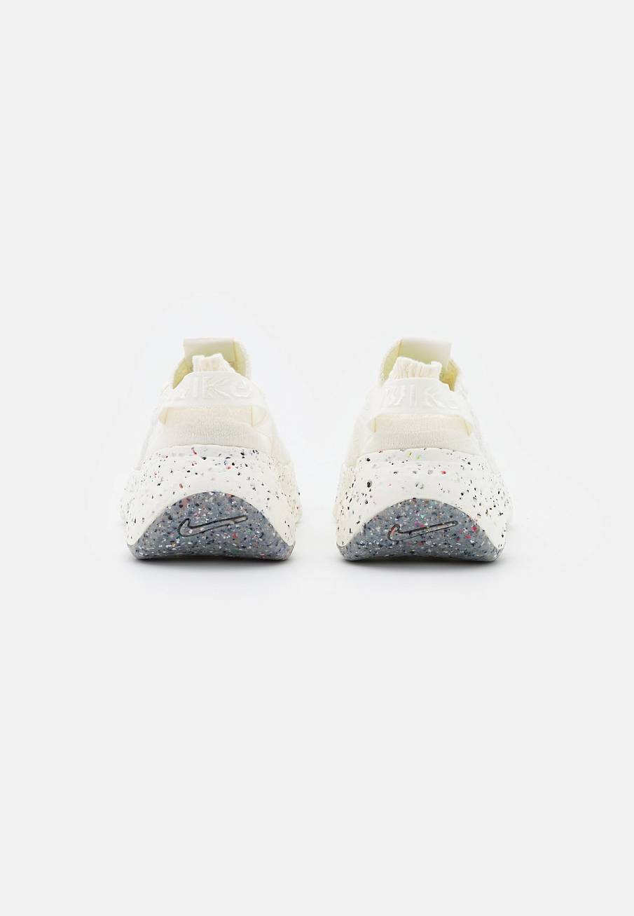 Фото № 3 с приближением к товару «‎Nike Space Hippie 04 »