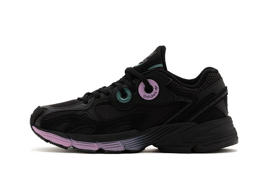 Фото № 1 с приближением к товару «‎Adidas Astir W»