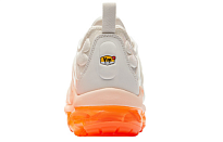 Фото № 3 с приближением к товару «‎Nike Wmns Air Vapormax Plus 'Creamsicle'»