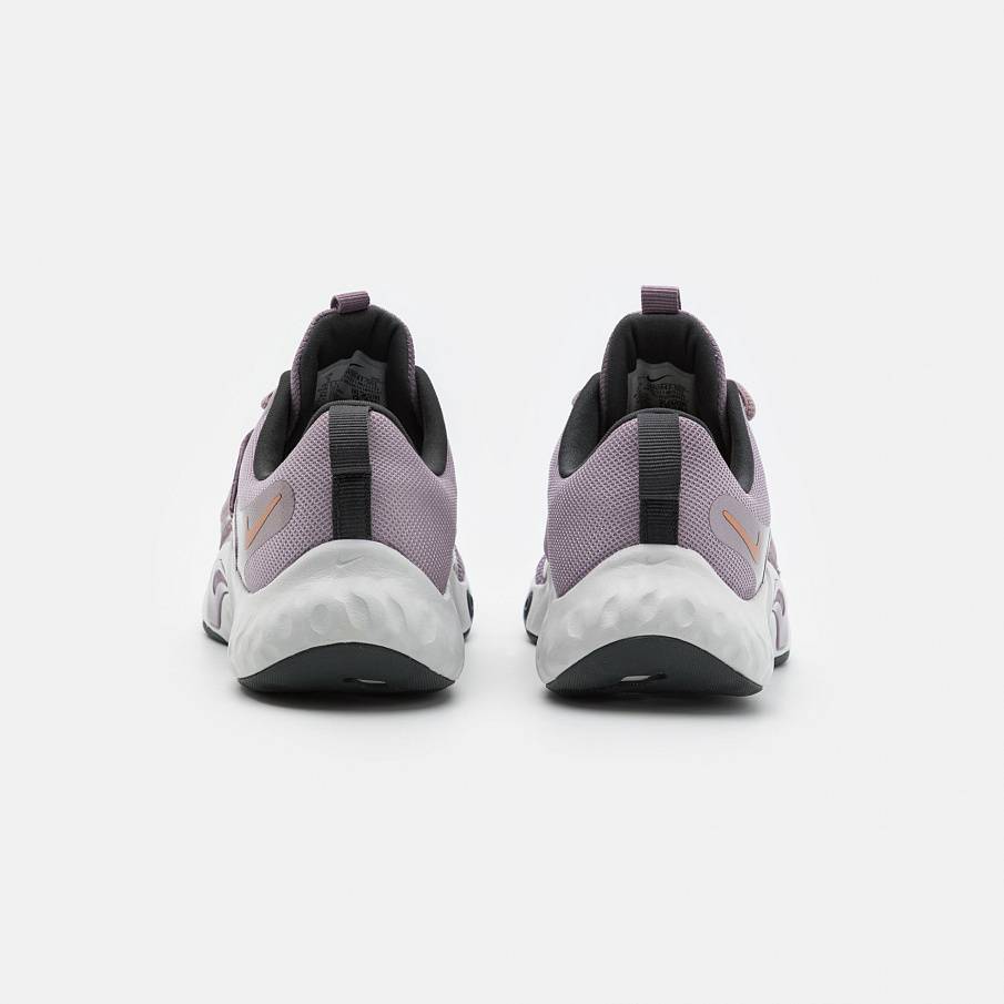 Фото № 3 с приближением к товару «‎Nike Renew IN Season TR 12»