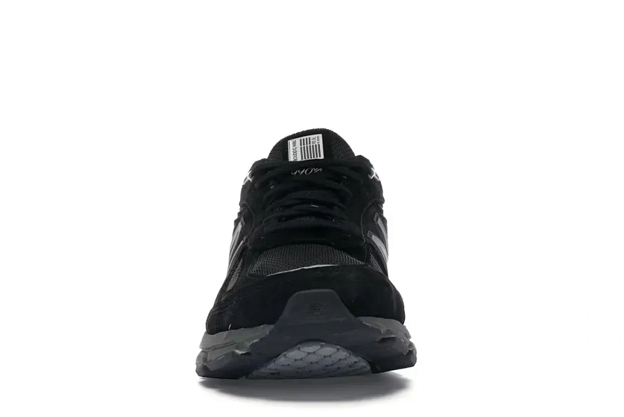 Фото № 2 с приближением к товару «‎New Balance 990v4»