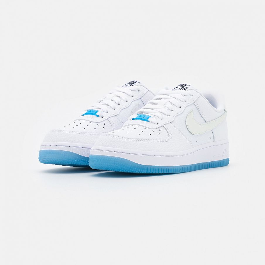 Фото № 3 с приближением к товару «‎Nike Air Force 1 »