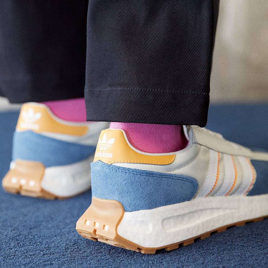 Фото № 3 с приближением к товару «‎Adidas Retropy E5 »
