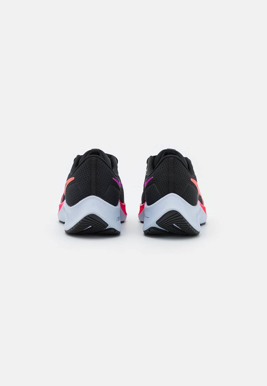 Фото № 3 с приближением к товару «‎Nike Air Zoom Pegasus 38»