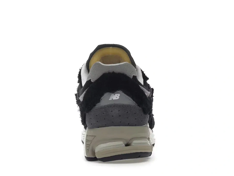 Фото № 4 с приближением к товару «‎New Balance 2002R»