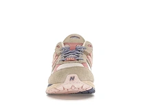 Фото № 2 с приближением к товару «‎New Balance 2002R»