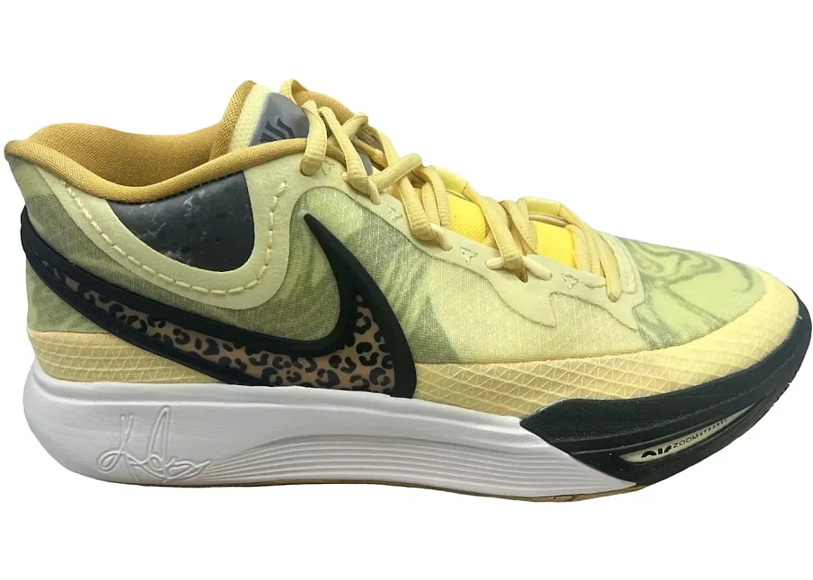 Фото № 1 с приближением к товару «‎Nike Kyrie 8»
