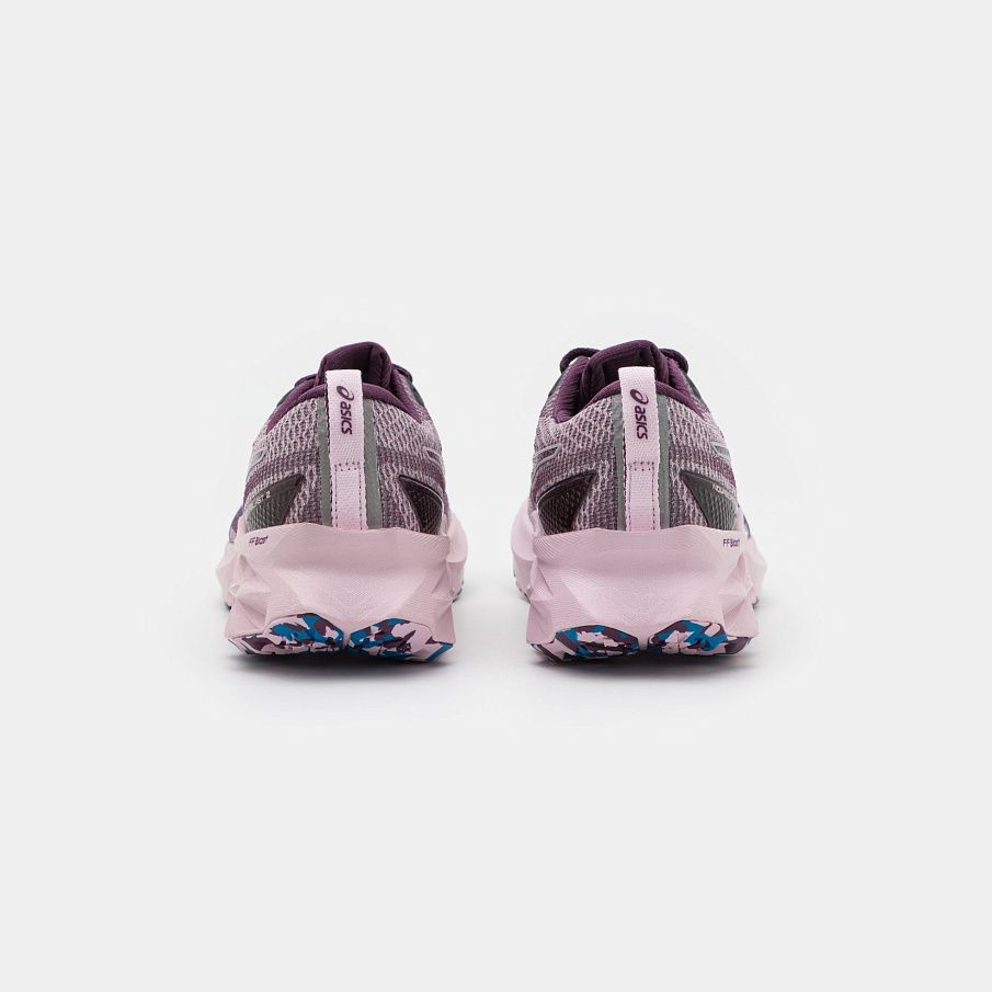 Фото № 3 с приближением к товару «‎Asics Novablast 2»