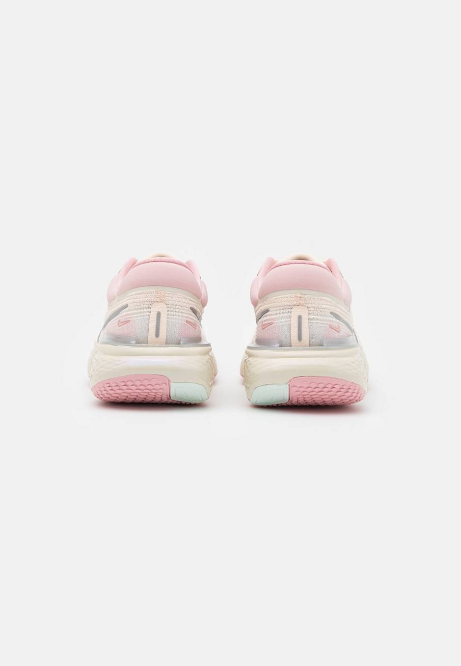 Фото № 3 с приближением к товару «‎Nike Zoomx Invincible Run Fk»