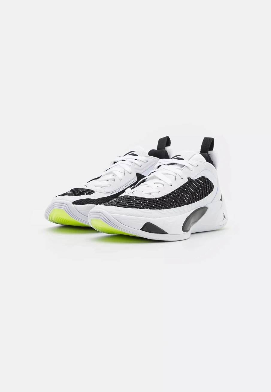 Фото № 3 с приближением к товару «‎LUKA 1»