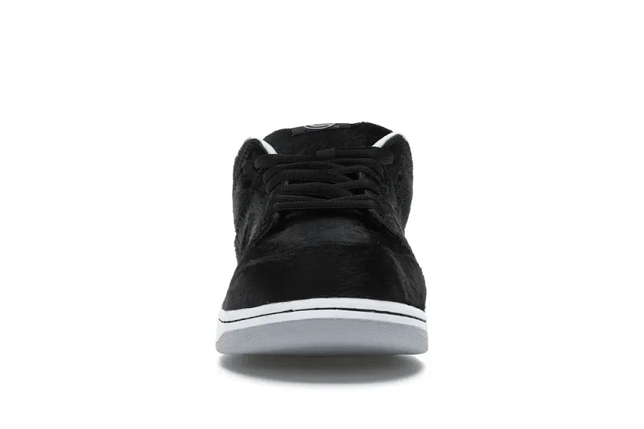 Фото № 2 с приближением к товару «‎Nike SB Dunk Low Medicom Toy (2020)»