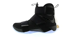 Фото № 3 с приближением к товару «‎Nike Basketball LeBron Kyrie Four Wins Game 3 Homecoming Championship Pack»