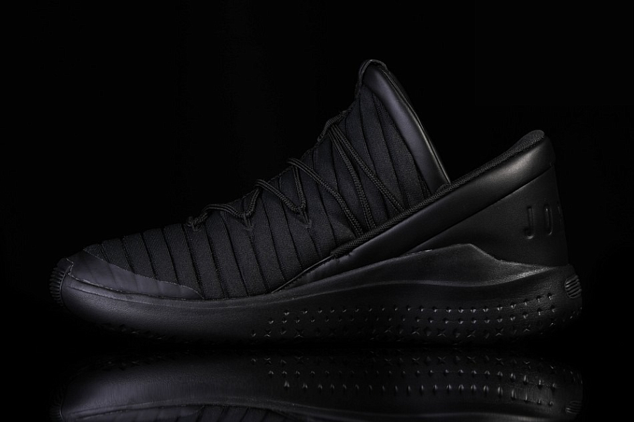 Фото № 3 с приближением к товару «‎Nike Air Jordan Flight Luxe Triple »