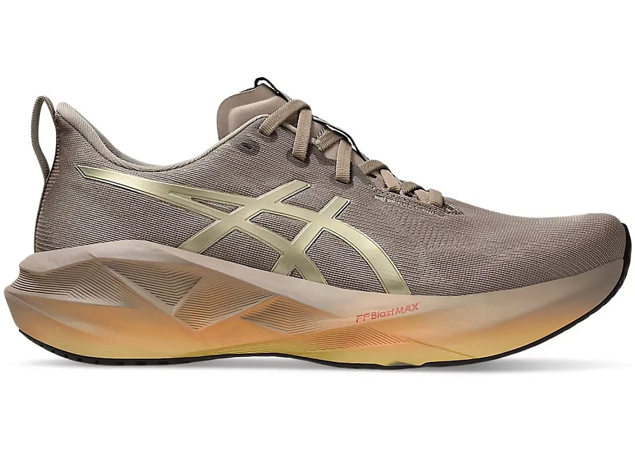 Фото № 1 с приближением к товару «‎ASICS Novablast 5 Luxe»