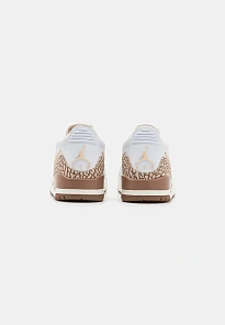 Фото № 3 с приближением к товару «‎AIR JORDAN LEGACY 312 »