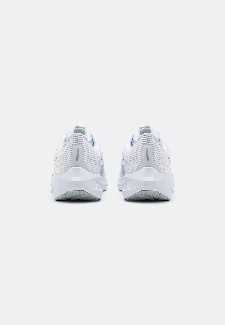 Фото № 3 с приближением к товару «‎AIR ZOOM PEGASUS 40»